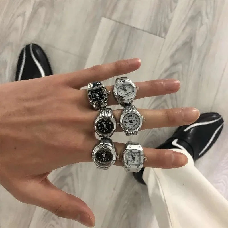 Vintage Punk Finger Watch Mini Elastic Strap Alloy Watches Couple Rings Jewelry Clock Women Men Retro Roman Quartz Watch Rings